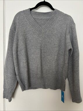 Cupshe Light Gray V-Neck Knit Sweater